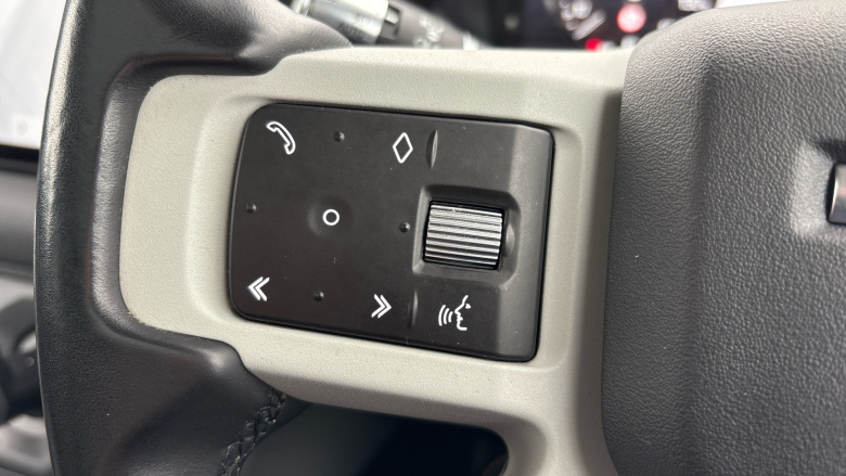 Land Rover Defender 3.0 D200 SE 110 5dr Auto Diesel Estate